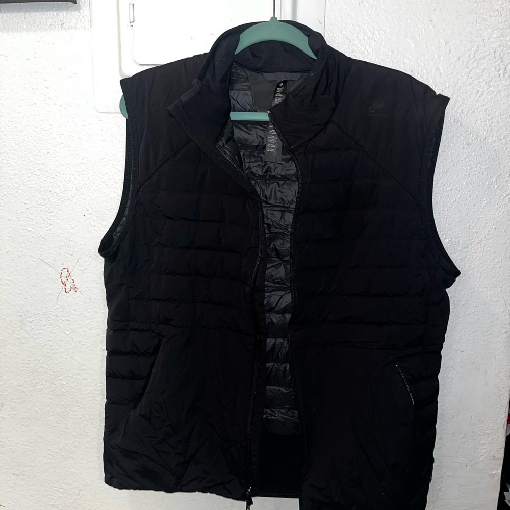 Lululemon guys vest use a couple of times